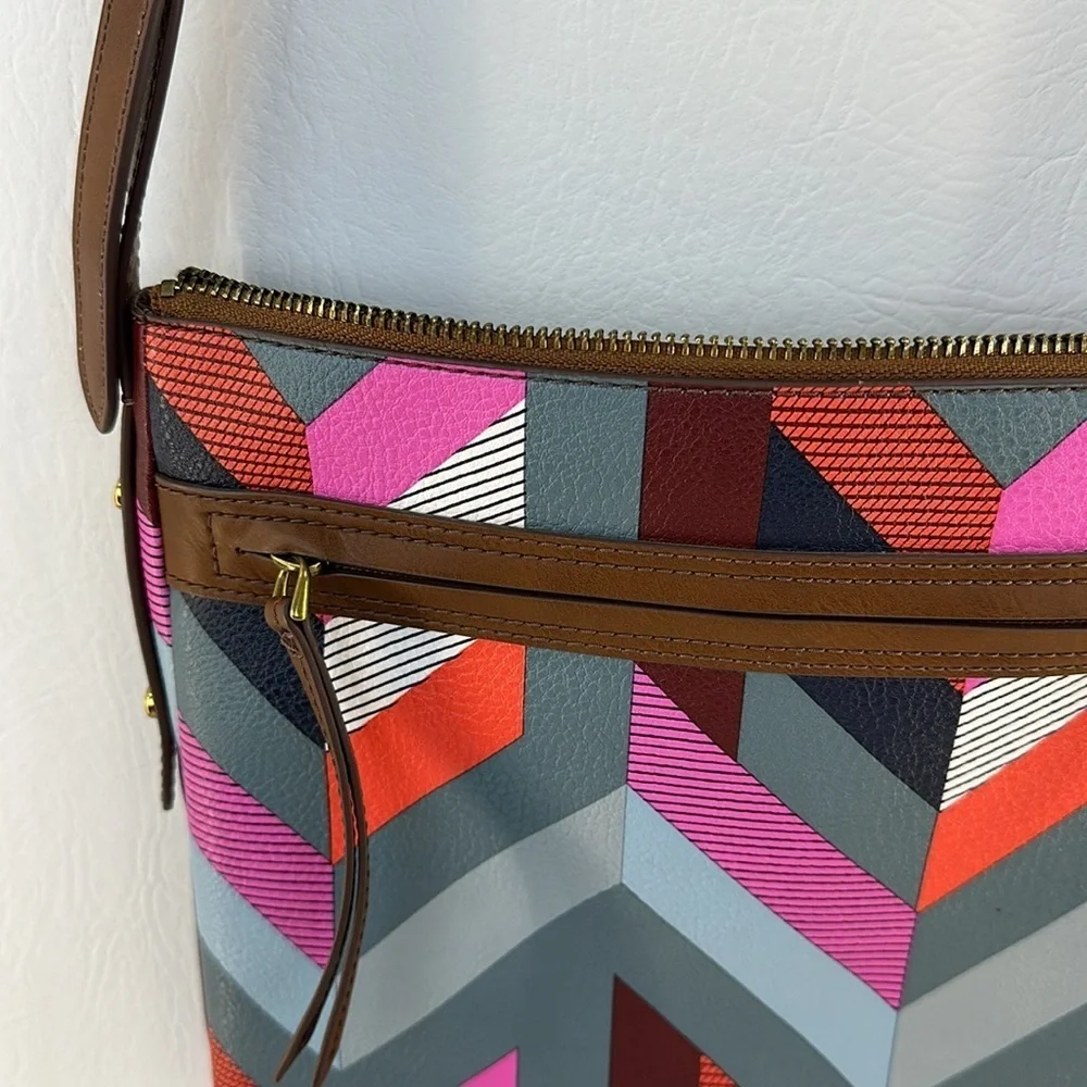 Fossil Colorful Chevron Pattern Crossbody Bag - Picture 4 of 12